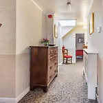 Smugglers Rock House בית נופש